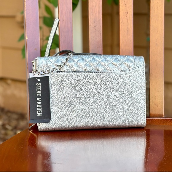 Steve Madden Quilted Silver Metallic Crossbody - NWT - Picture 3 of 11